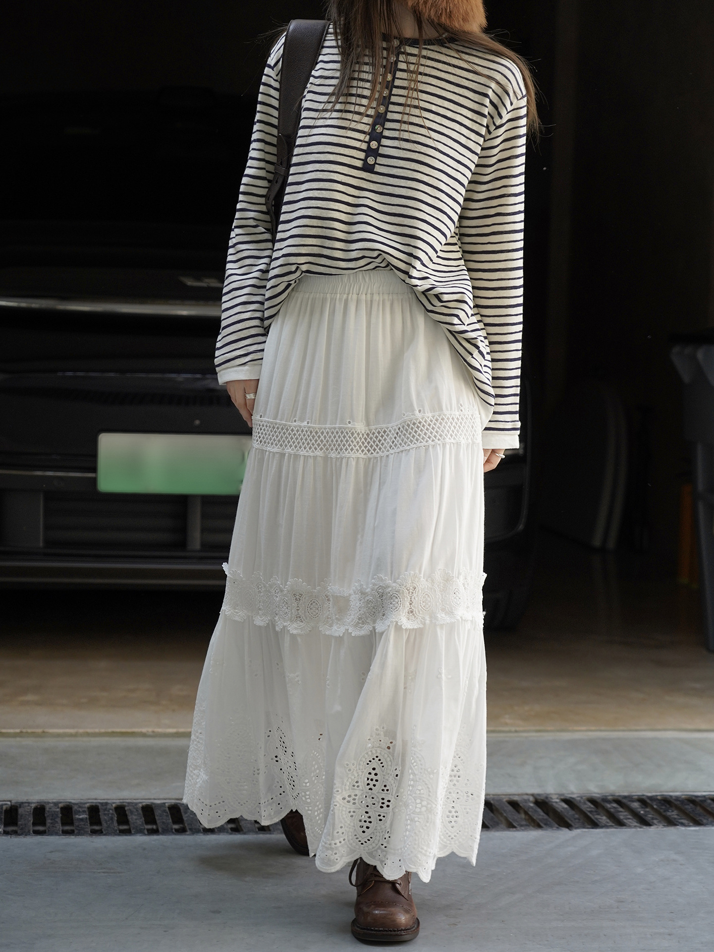 Louvre Early Autumn New Bohemian Romantic Style Hollow Lace Petal Solid Color Loose Wide Hem Long Skirt For Women_ecoleips.com