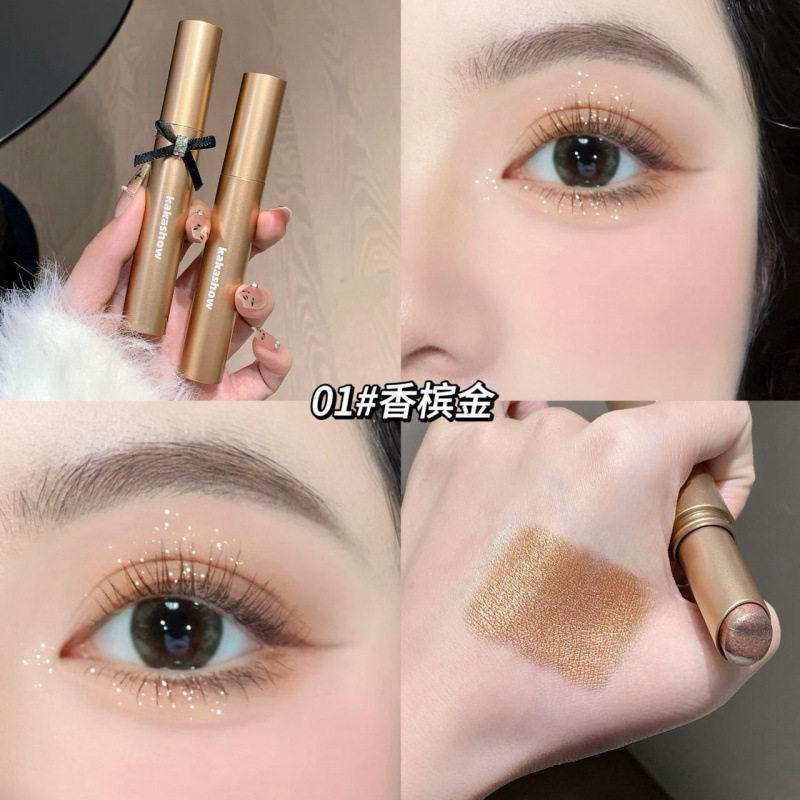 Kakashow Smart Eyes Tricolor Eye Shadow Stick es fácil de manchar con un toque de sombra de maquillaje de alto brillo.