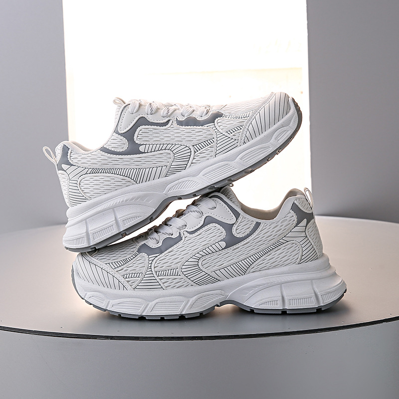 Zapatos respirables de malla de alta calidad para padres 2024 primavera y otoño zapatos deportivos ligeros con suela gruesa zapatos casuales plateados