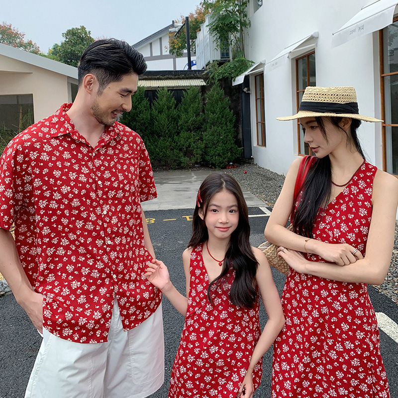 2026 New Family Matching Outfits for a Family of Three, Red Floral Shirts, Mother-Daughter Dresses, Beach Vacation Dresses, Trendy 2026 New Family Matching Outfits for a Family of Three, Red Floral Shirts, Mother-Daughter Dresses, Beach Vacation Dresses, Trendy