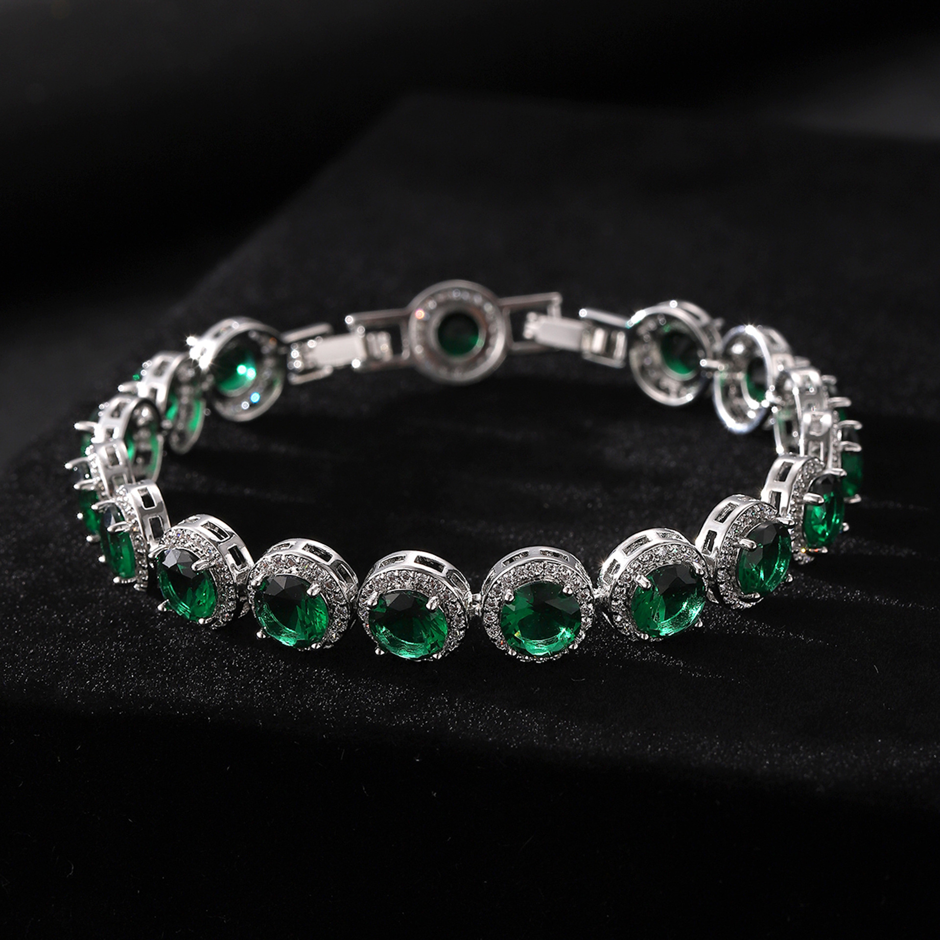 bracelet with zircon