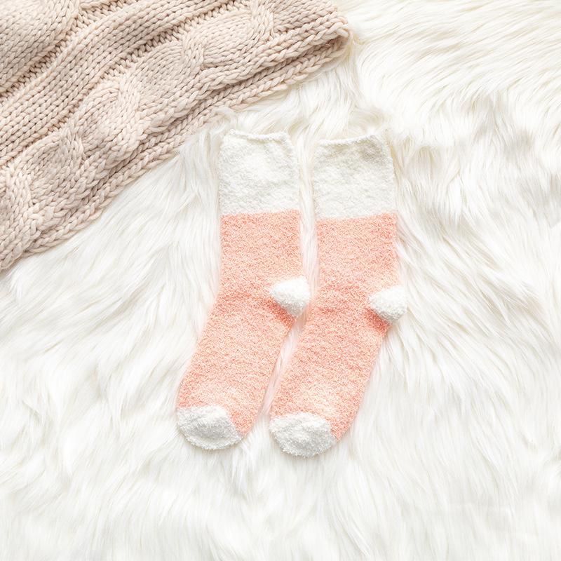 Invierno flanger calcetines de terciopelo de coral de color sólido caliente engrosada toalla Calcetines de piso de terciopelo medio al por mayor