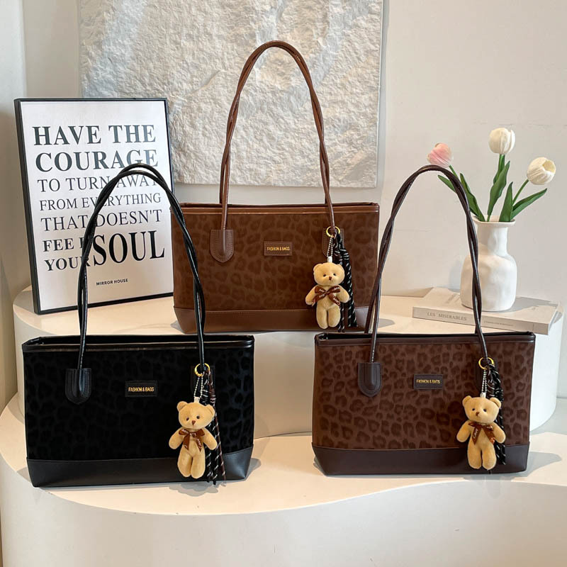 Cross-border large-capacity women's bag 2026 new versatile fashion shoulder bag trendy commuter retro casual tote bag
