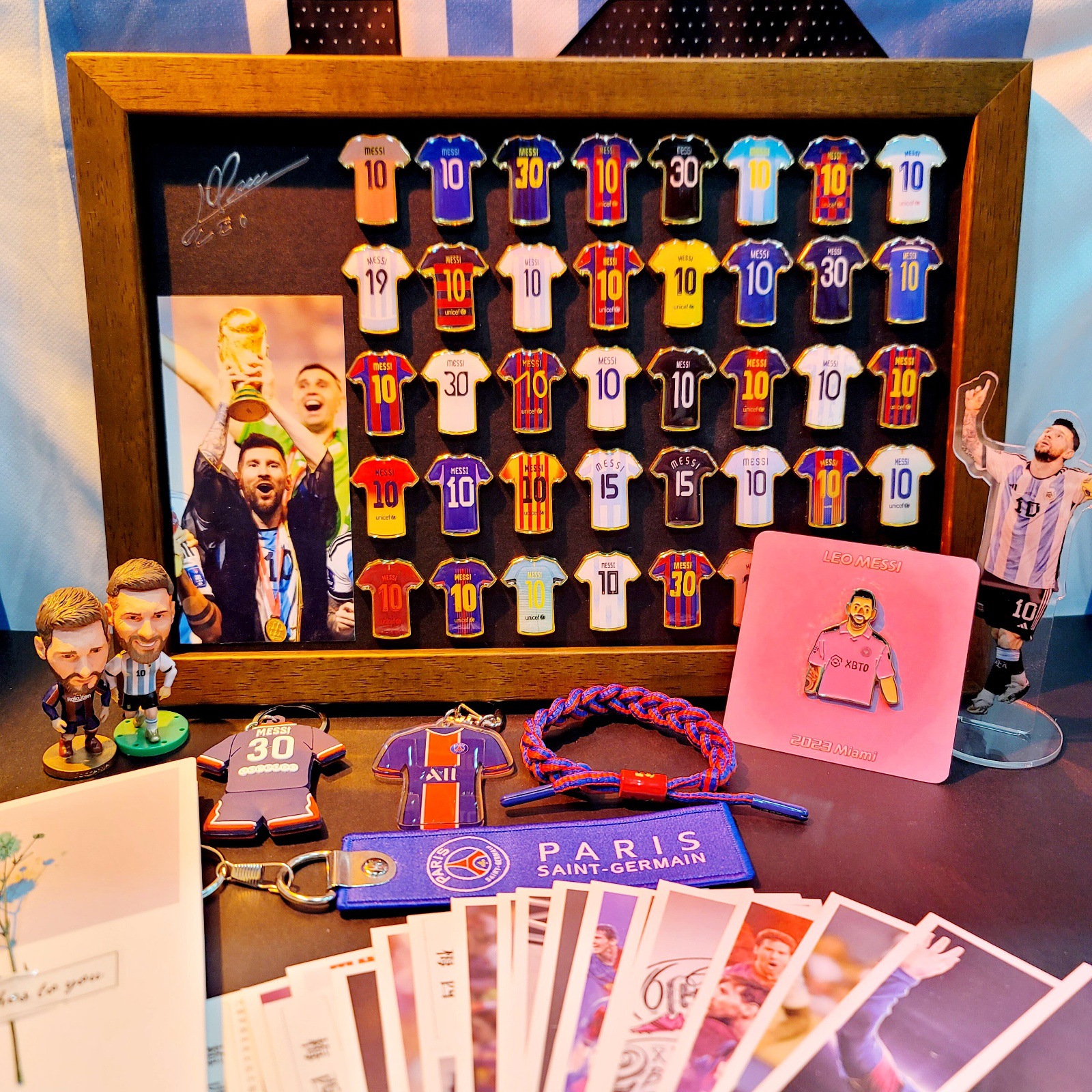 Messi Ronaldo camiseta insignia marco de madera sólida recuerdos de fútbol hechos a mano alrededor del cumpleaños del novio Regalo del festival de Qixi image 22