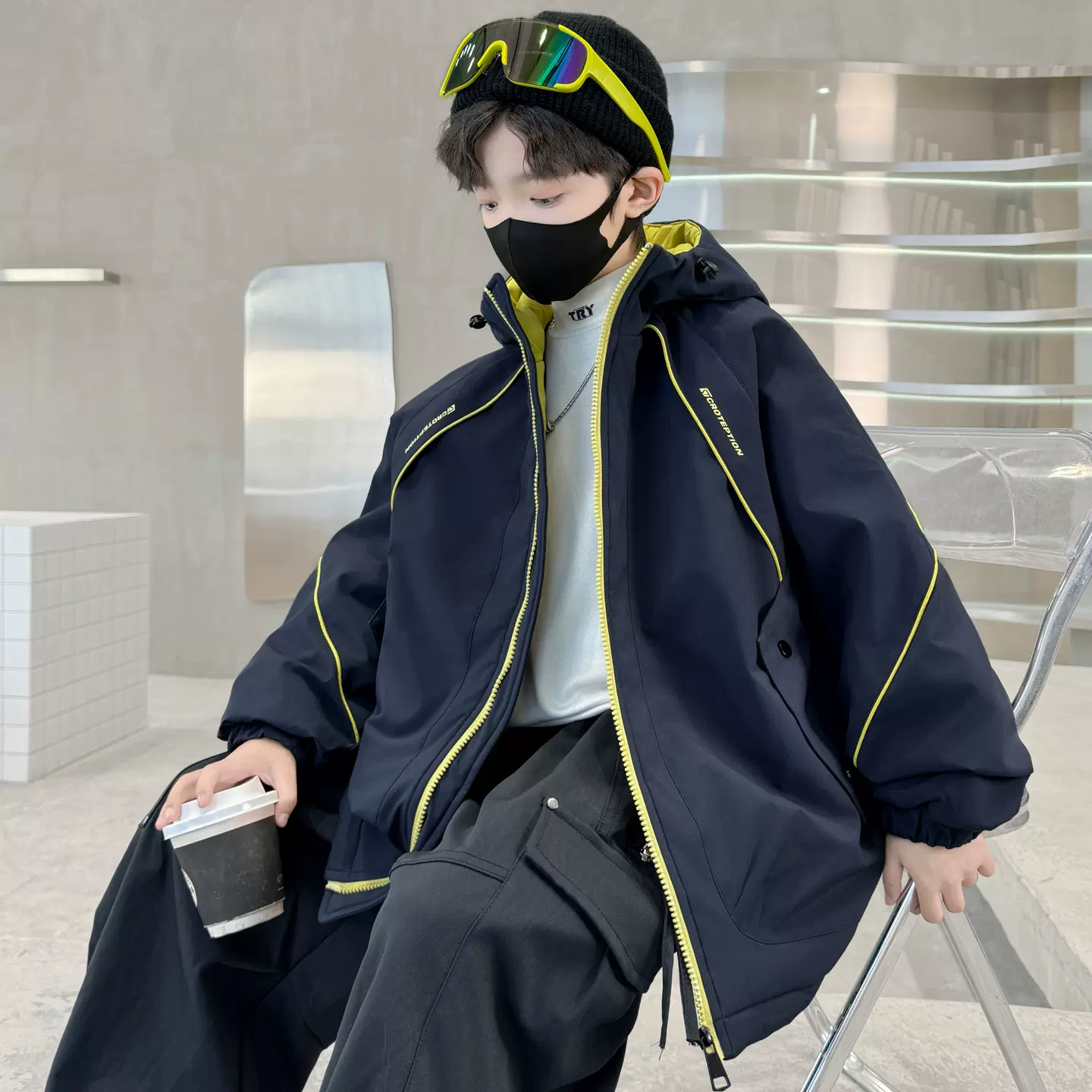 男童秋冬外套2025秋装新款儿童洋气冲锋衣加绒连帽上衣时尚夹克衫