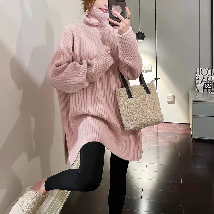 나른한 느낌의 디자인감 트임 커버 스웨터녀 2025 가을/겨울 터틀넥 루즈핏