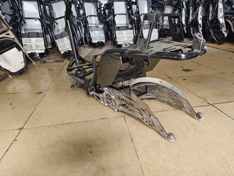 Electric motorcycle tortoise five little turtle king double extended frame to maximize the one-piece warehouse split warehouse with stainless steel flat fork in stock