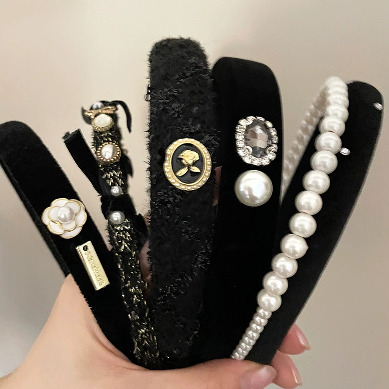 Пояс, стиль Chanel, бархат, жемчужное украшение, полуракурс?