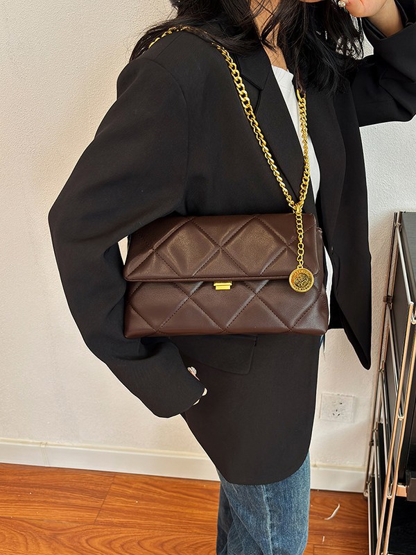 Bolso para mujeres 2025 nuevo estilo transfronterizo de tendencia europea y americana bolso de cadena de diamante nicho de moda alta sensación de mochila de viaje