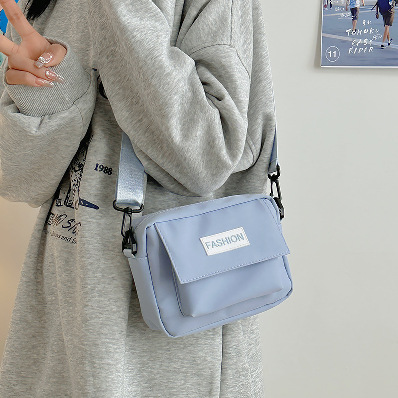 2025 nuevo bolso ligero de moda casual simple personalidad estudiante bolso de mensajero moda bolso de hombro casual pequeño cuadrado