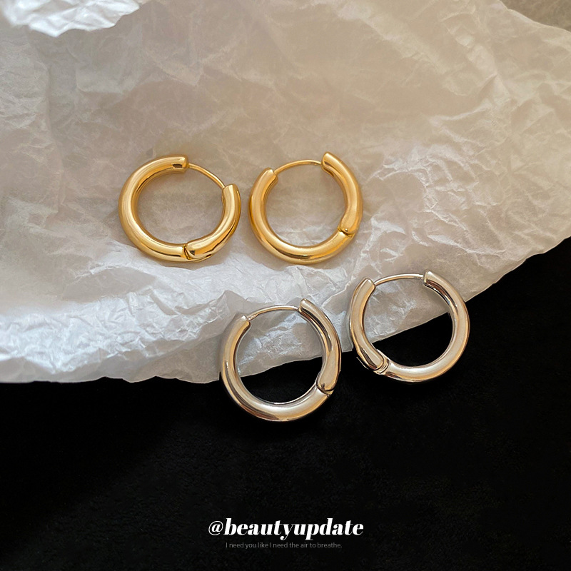 Pendientes brillantes redondos de lujo ligero europeos y americanos Pendientes de temperamento de moda retro Pendientes de todo fósforo de personalidad femenina