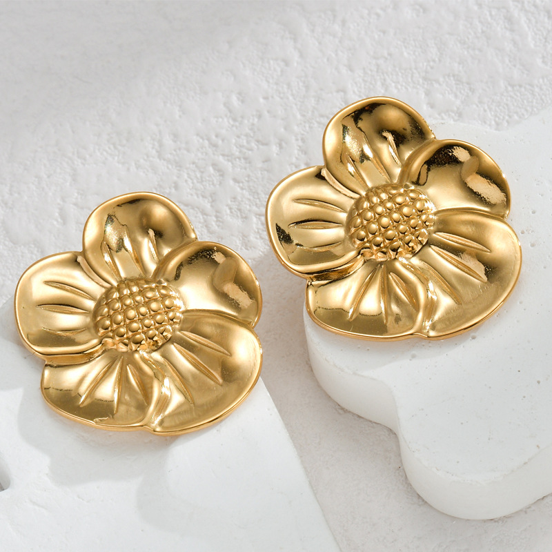 Flower Pattern PVD Coated Real Gold Plated Flower 304 Stainless Steel Retro Waterproof Non Tarnish Ear Studs