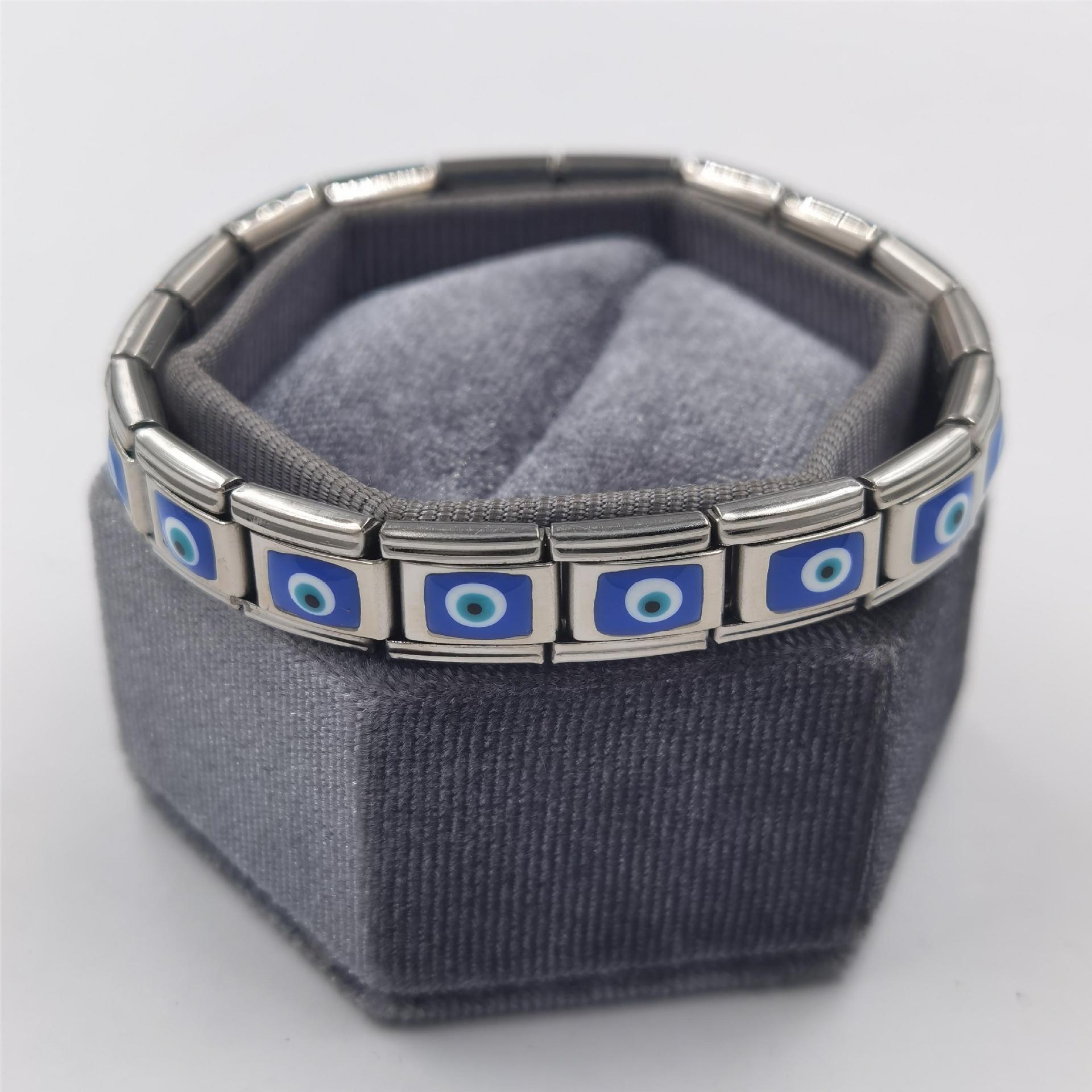 Style Vintage L'oeil Du Diable Acier Inoxydable Bracelets display picture 3