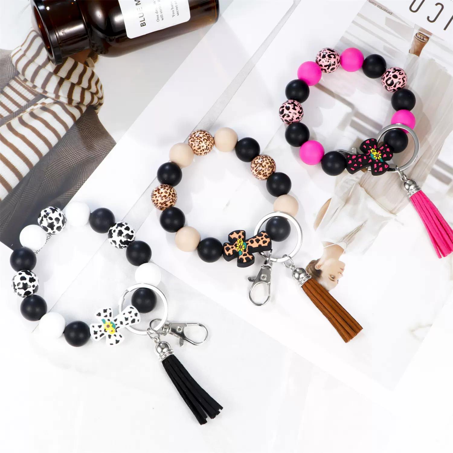 新款时尚硅胶串珠手环流苏十字架钥匙圈手串食物级硅胶珠子手饰