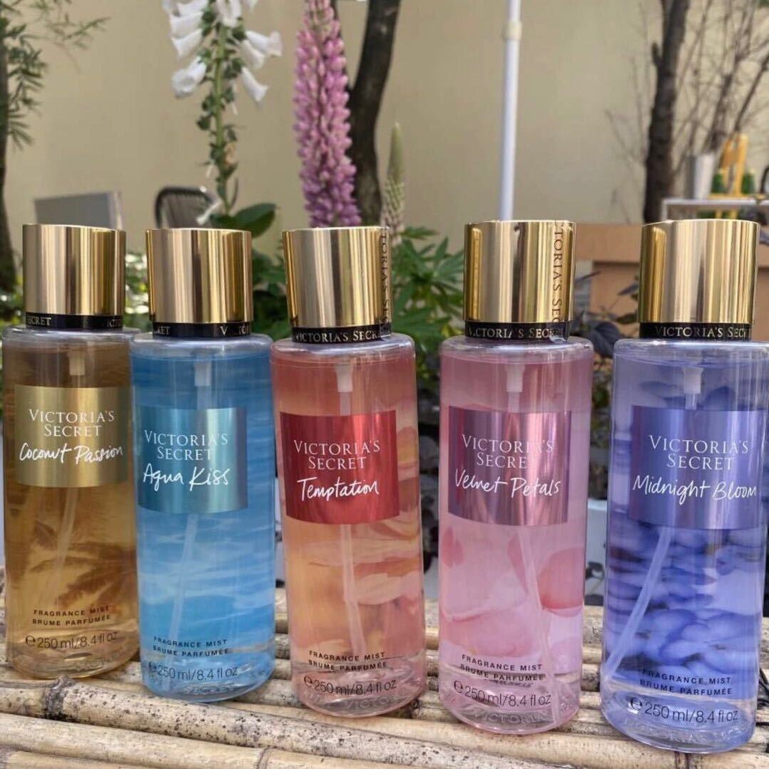 Victoria's Secret ətir spreyi Velvet Petals 250 ml
