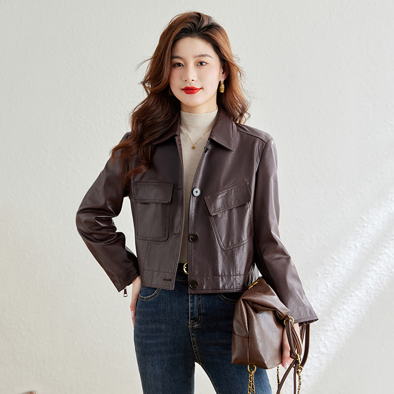 다크 브라운 레드