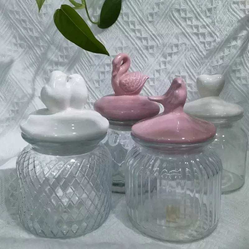 Small glass swan