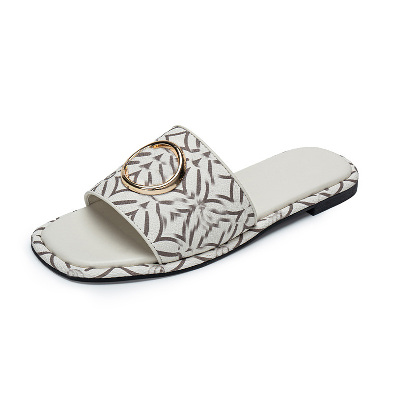 Flache Sandalen Europäische und amerikanische Outdoor-Flip-Flops mit bedruckten Buchstaben und Metallschnallen für Damen_voghion.com