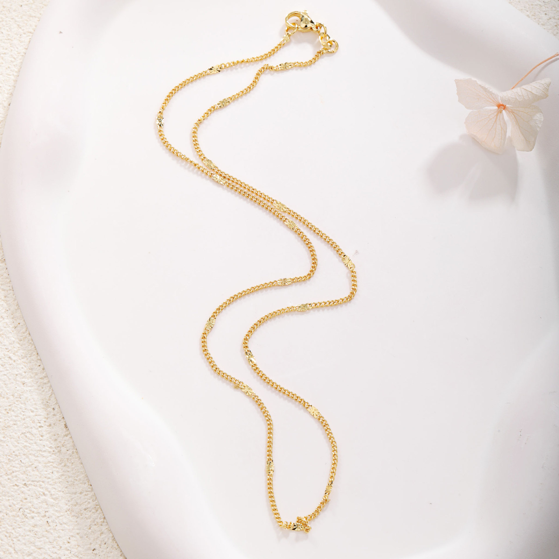 7g Weight Gold Plated Plating Material Necklace Classification Copper Chain Material 1 Piece Quantity Holiday, Daily Occasion Artificial Crystal, Copper Material Water Droplets, Heart Shape Pattern Women's Gender Irregular, Plating Design Sweet Style Sweet Water Droplets Heart Shape Gold Plated Artificial Crystal Copper Wholesale Necklace 2