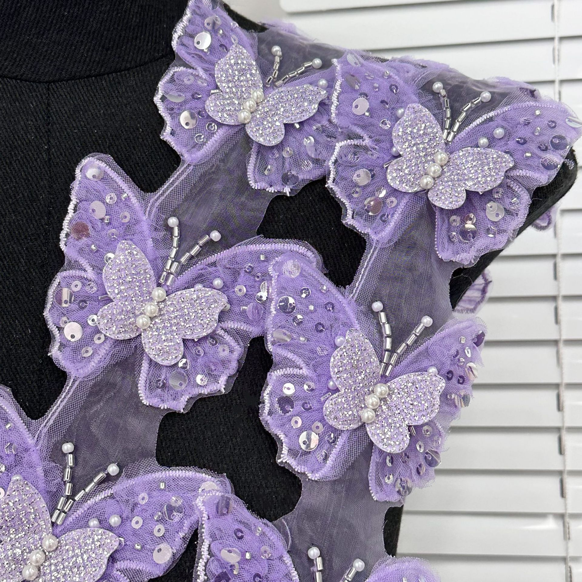 Duas capas de clavos cuentas estereoscópicas doradas mariposa tela pegada a mano flor esquinilla vestido de boda ropa infantil zapatos para niños adornos de pelo image 8