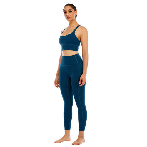 New European and American-style sporty, bare-feel yoga wear set: Sleek back Lulu bra for a seamless look, paired with high-waisted, booty-enhancing fitness pants.