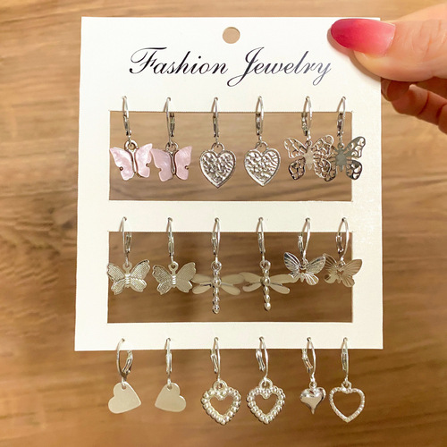 Simple and compact European and American earrings for women, golden fashionable earrings, ear bone studs, earrings, butterfly love earrings