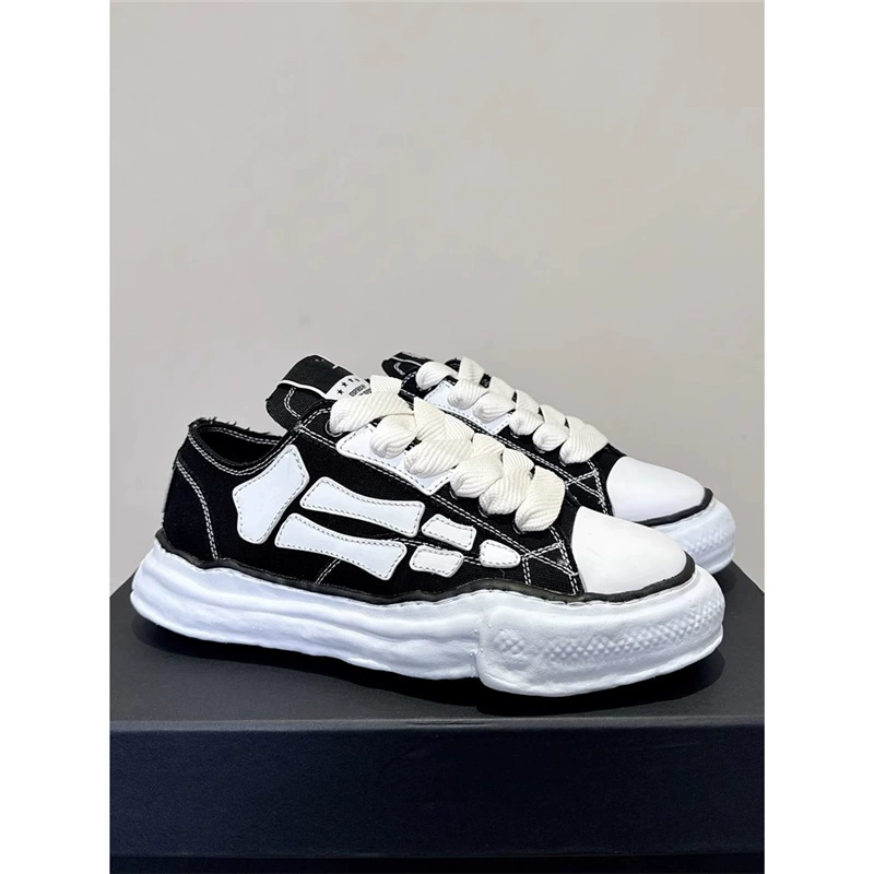 2025 новая модель оптом без бренда парные растворяющиеся кроссовки мужские в стиле Вань Ибо костяные кроссовки на толстой подошве