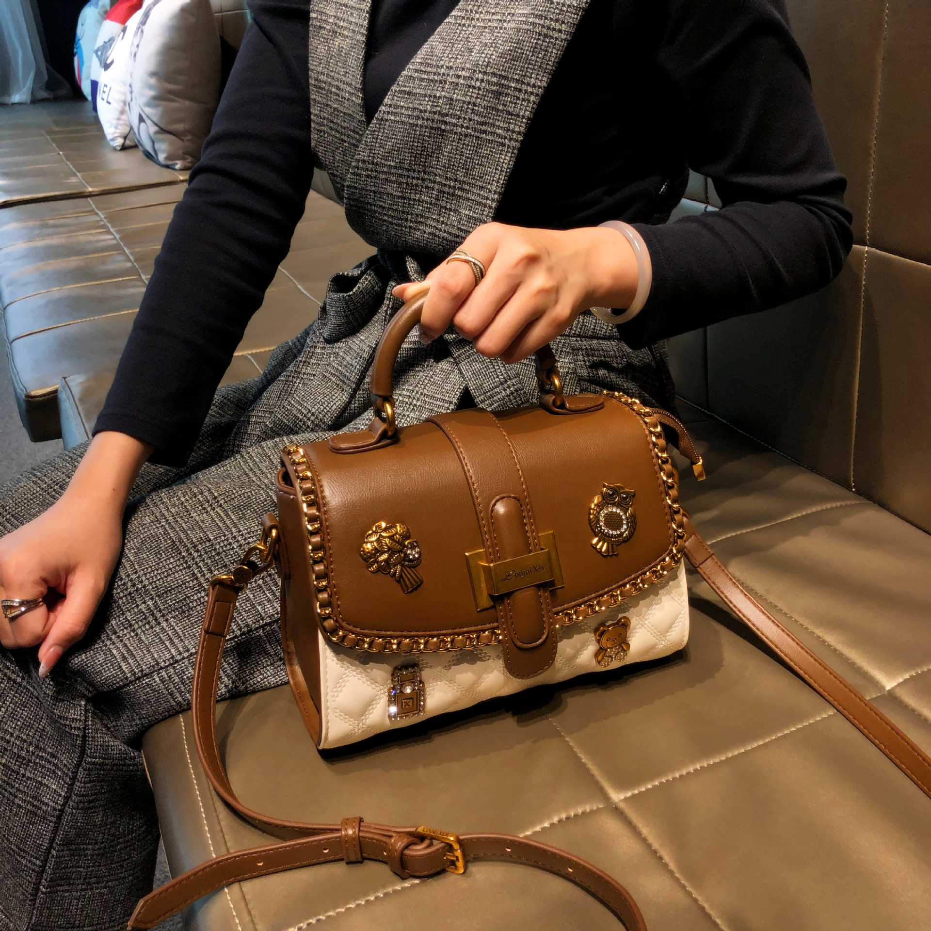 Túi đeo chéo nữ da thật satchel dáng vuông nhỏ gọn — Gấu Nhỏ/Bu Bu/Trắng, Gấu Nhỏ/Bu Bu/Đen