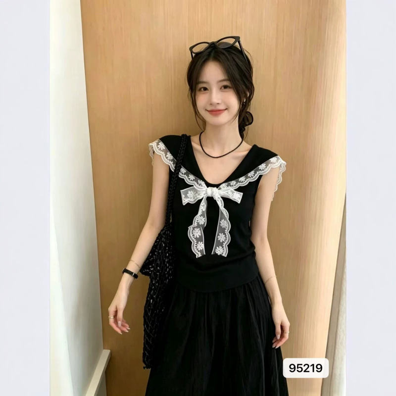 College Style Navy Collar Lace-Trimmed Vest for Women, New Summer Style Sweet and Spicy Girl Bow-Tie Waist-Cinching Short Sleeveless Top
