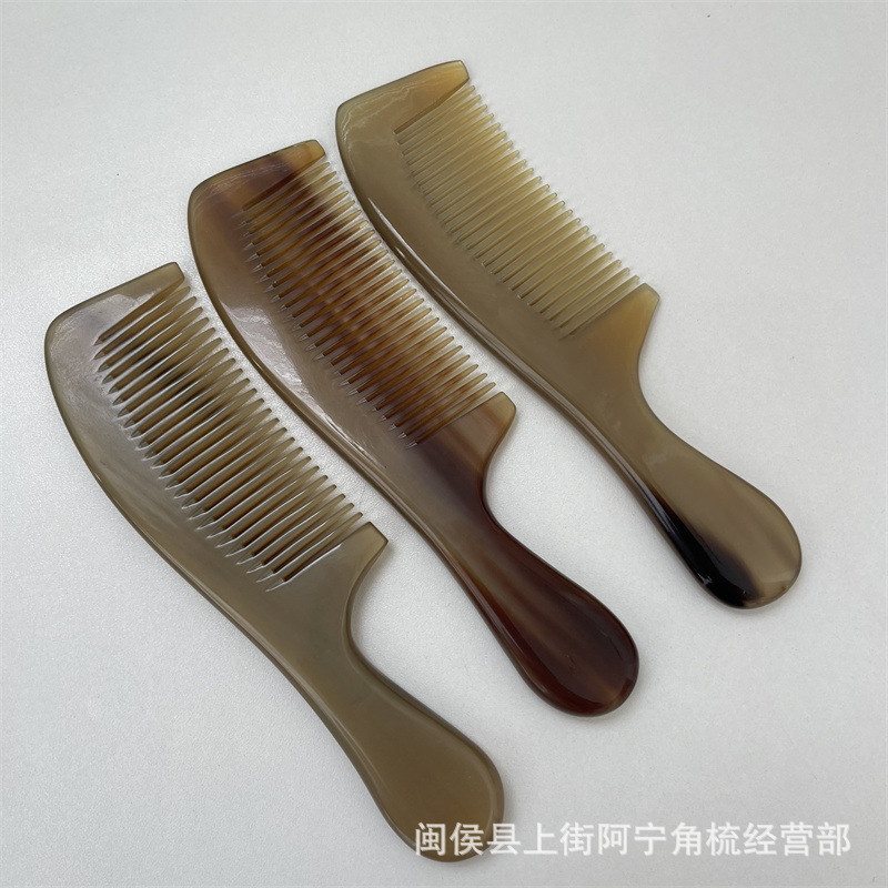 Natural Horn Comb 18cm Handled Hair Comb with Round Teeth for Daily Grooming overview