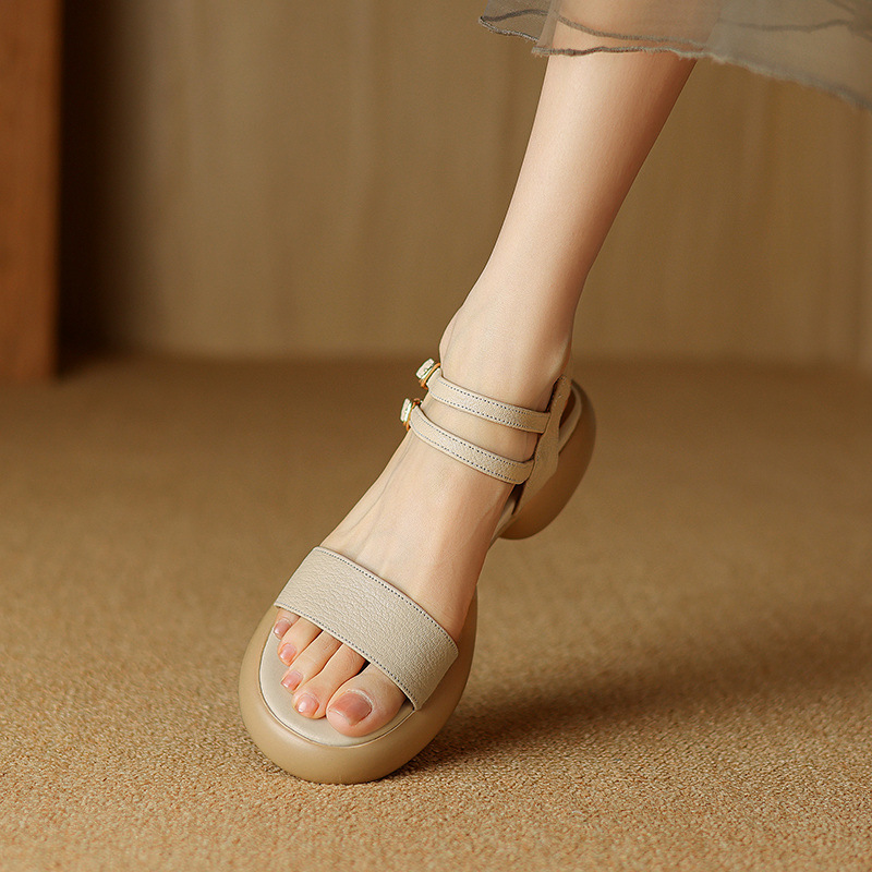 Sandal nữ hở mũi quai ngang gót vuông đế dày da cừu — Màu trắng be