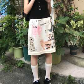 2026夏新款涂鸦蕾丝花边温柔甜美印花半身裙气质收腰显瘦字短裙