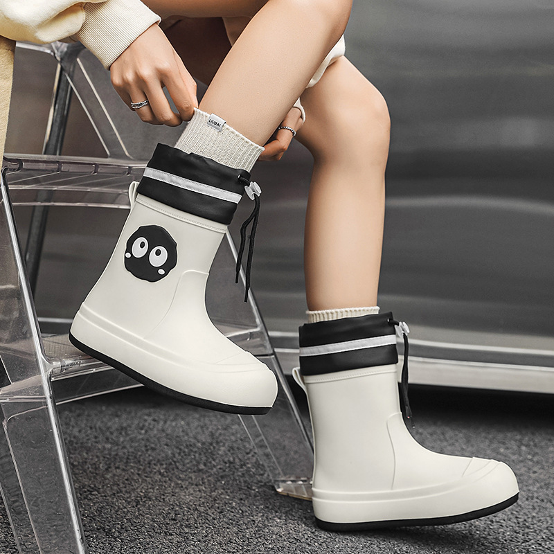 Rain boots Women's Japanese new mid-calf rubber shoes for students outdoor non-slip water boots thick-soled water shoes fleece-lined short rain boots