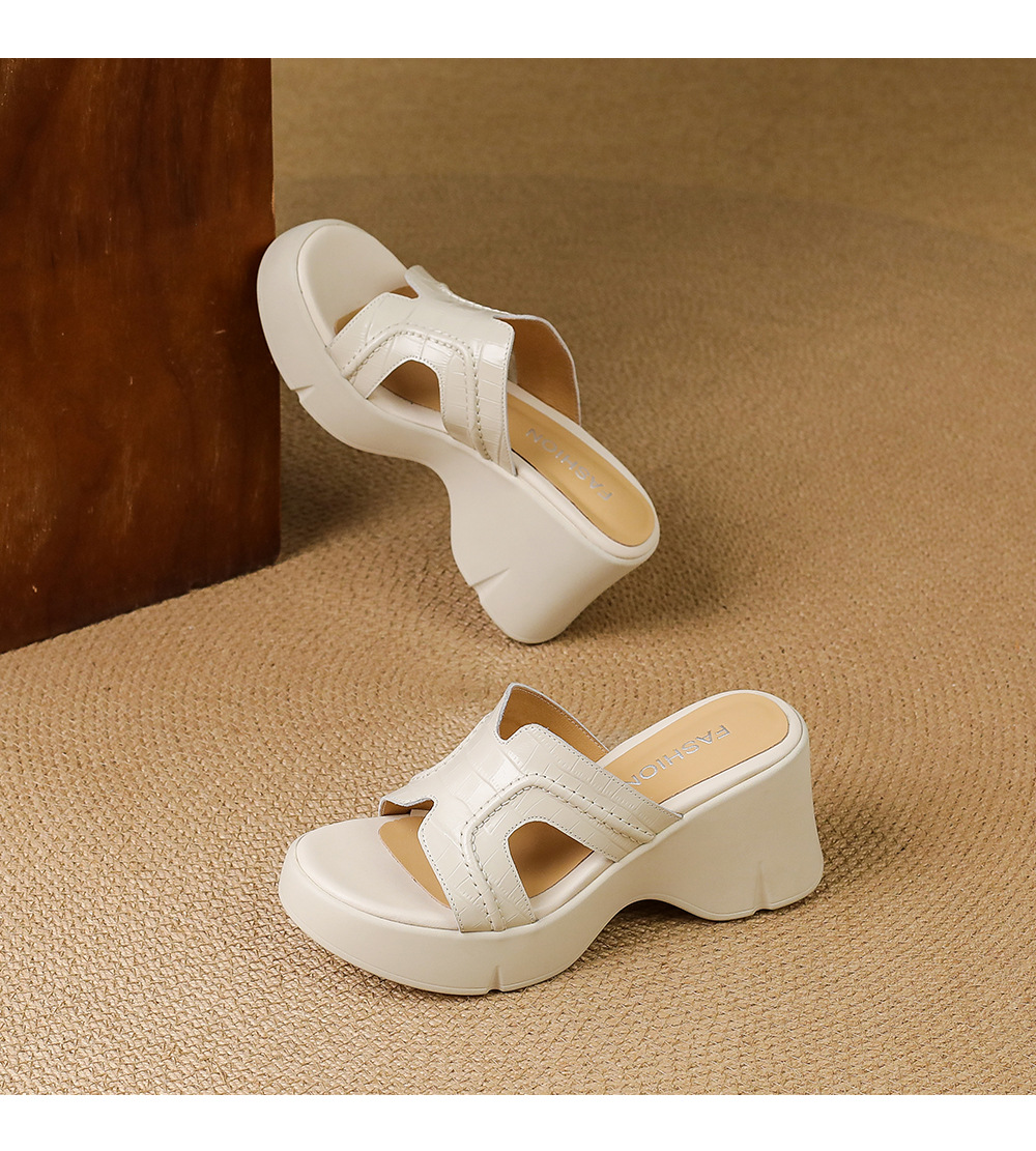 Dép sandal nữ quai chữ V đế xuồng cao 8 cm, mũi hở, đế dày êm chân — Trắng kem-, màu vàng chi tiết 16