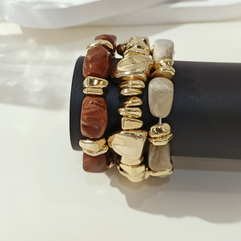 3 Pieces of Fashionable Retro Bohemian Style Exaggerated Thick Acrylic Beaded Bracelet Set for Men and Women