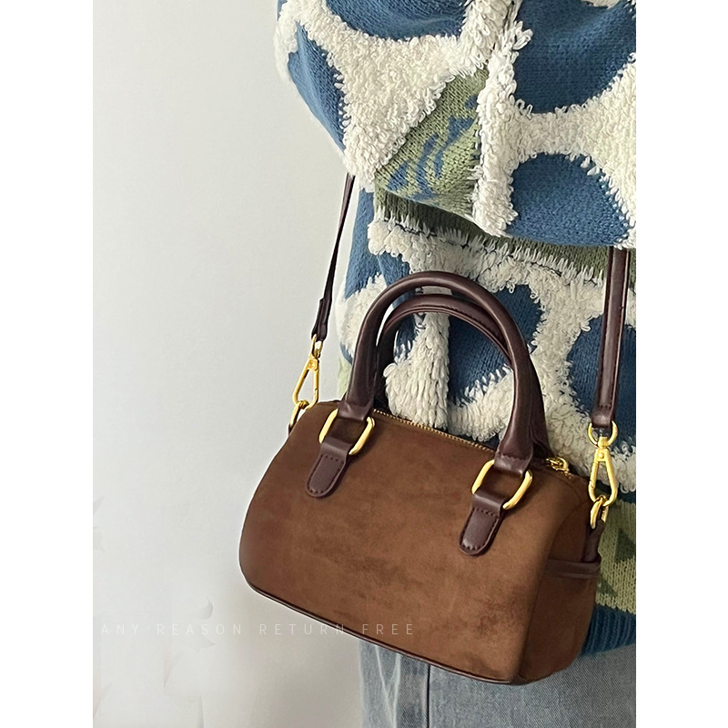 Borsa a tracolla vintage in camoscio a forma di cuscino donna_voghion.com