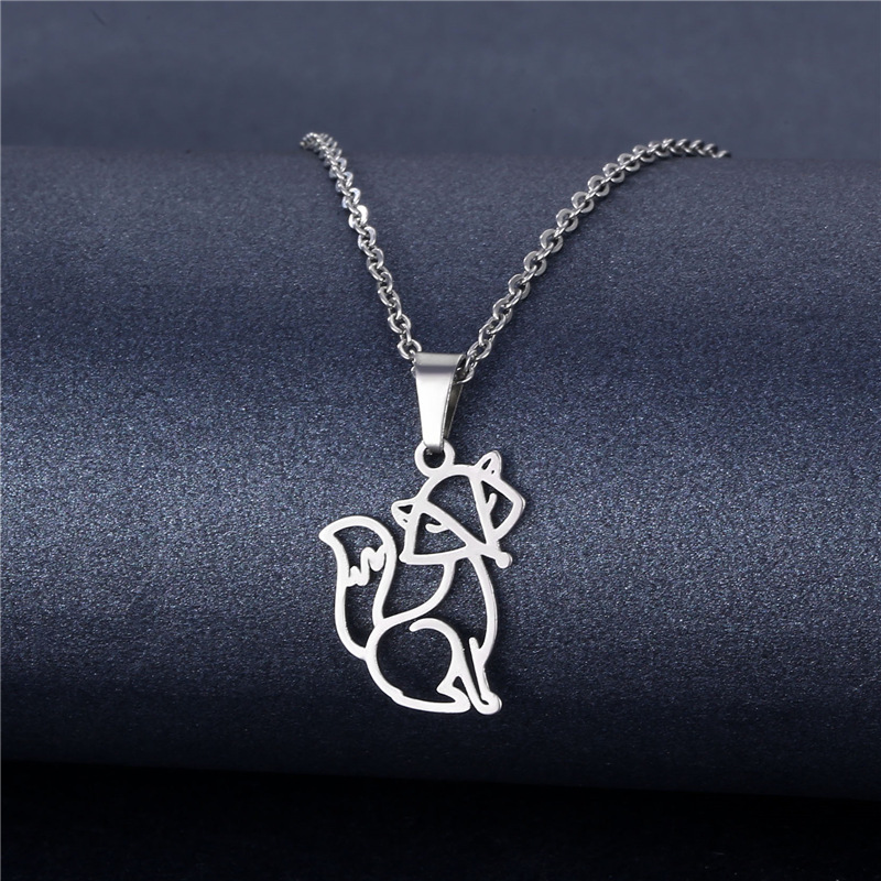 Cross-border Sold Jewelry Supply Personality Stainless Steel Flower Heart Clavicle Chain Necklace Female Geometric Accessories Pendant Wholesale display picture 8