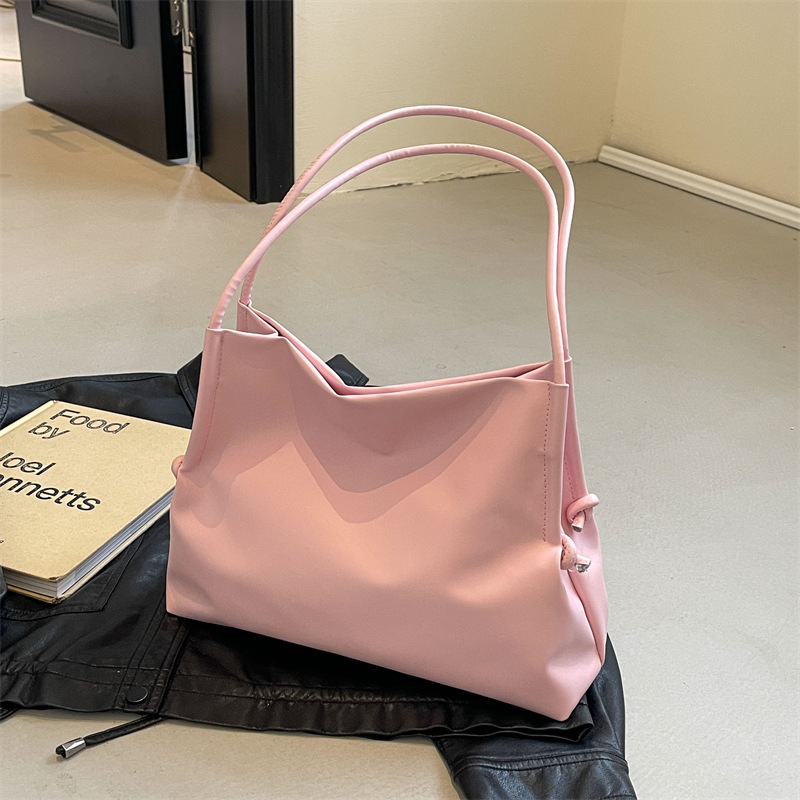 Primavera y verano bolsas populares de gran capacidad para mujeres 2024 nueva moda bolsas de hombro axilar de alta calidad bolsas de viaje