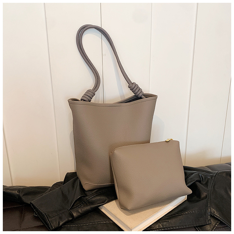 Einfache trendige große Kapazität Eimer 2024 neue Pendler Mutter und Kind modische Textur Frauen einzelne Schulter_voghion.com