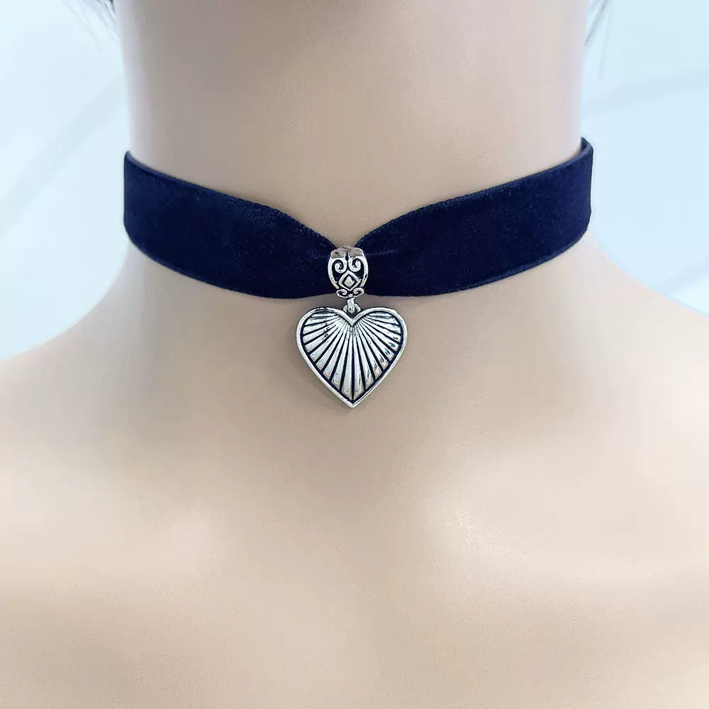 跨境外贸亚马逊手工制作黑色韩国绒复古心形项链哥颈链颈圈哥特式