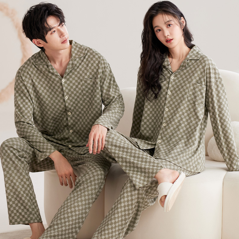 Pijamas de pareja estilo primavera y otoño, conjunto de ropa de dormir a rayas frescas de estilo coreano nuevo 2025 para hombre y mujer, manga larga, a la moda