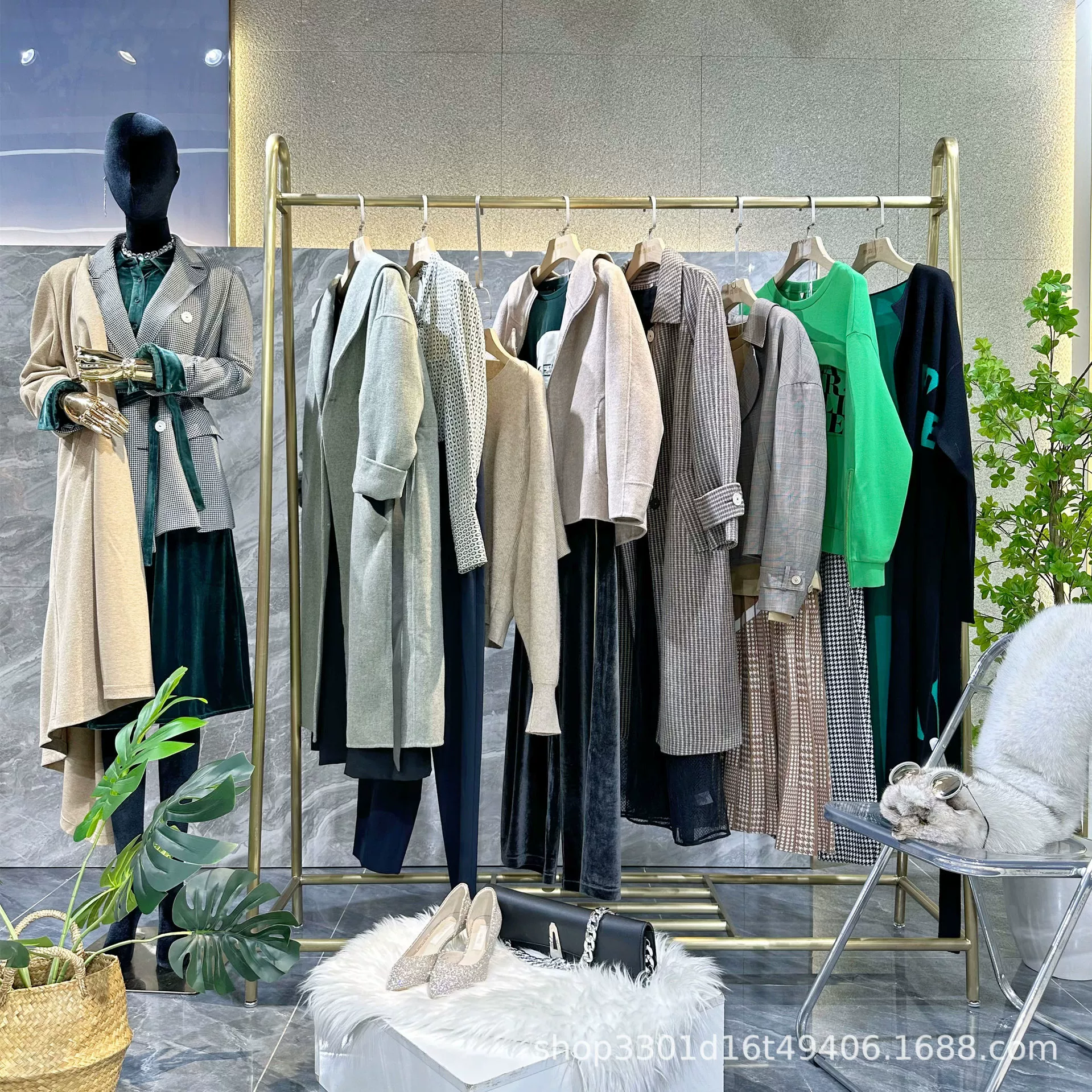 Распродажа осенне-зимних женских курток, остатки склада, оптом, брендовые скидки, финальная распродажа