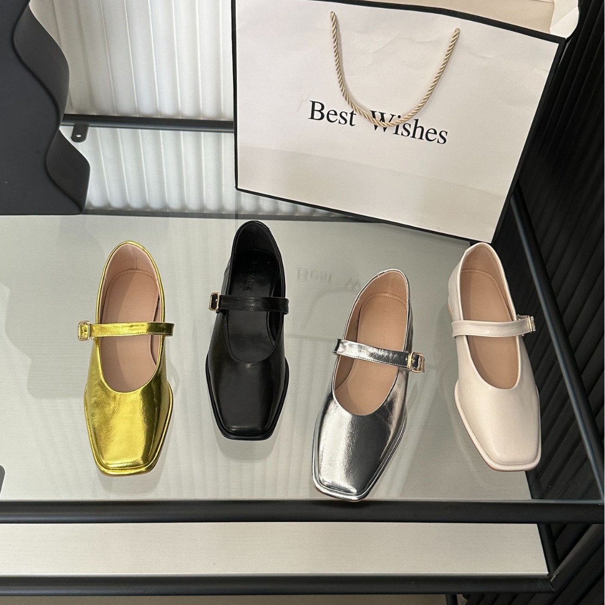 2024 frühling und Herbst Neue frauen Mary Jane Schuhe Eine linie mit Schnalle Quadratischen Kopf Flachen Boden Ballett Einzigen schuh_voghion.com