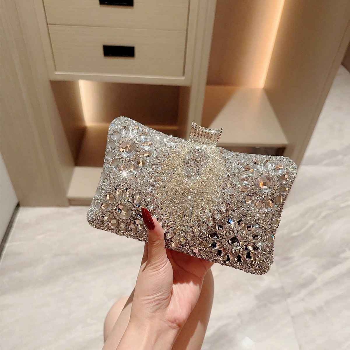 2025 New Luxury Diamond-Encrusted Cheongsam Clutch Bag, Rhinestone Evening Bag For Formal Gowns With Chain Strap - Thumbnail 2