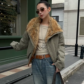 女式T恤;休闲裤;棉衣