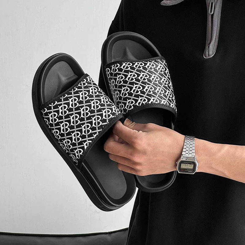 Модные минималистичные мужские слипоны с принтом, пляжная обувь 2025 года, большие размеры, для дома и улицы, универсальные повседневные шлепанцы.