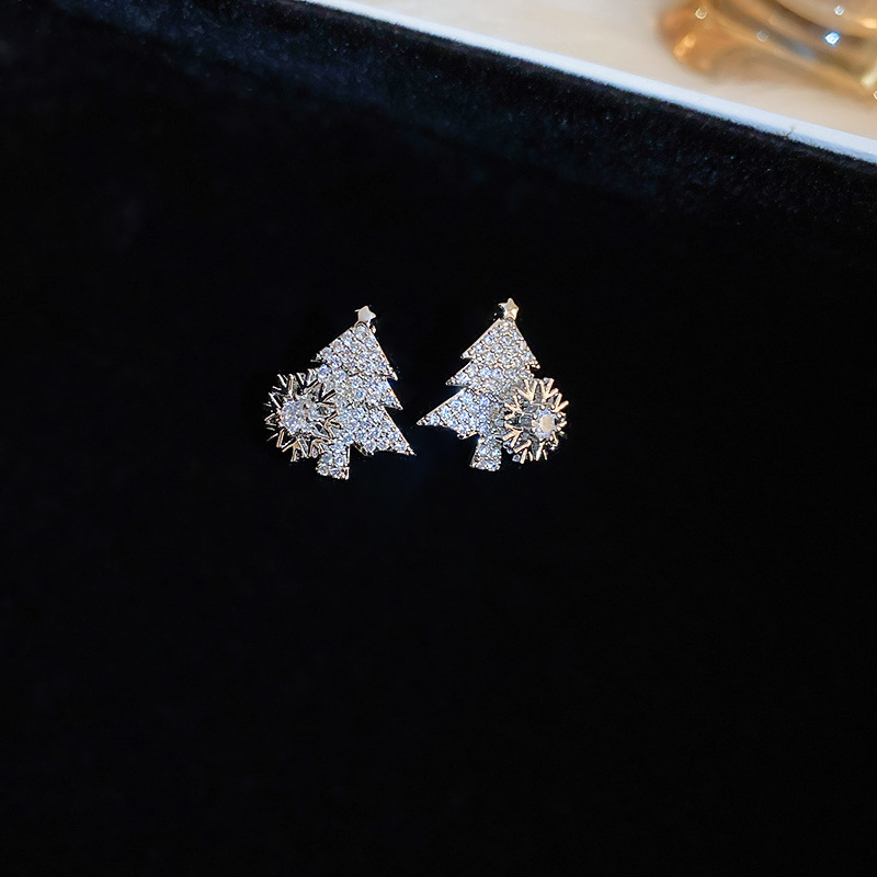 Retro Snowflake Copper Inlay Zircon Earrings 1 Pair