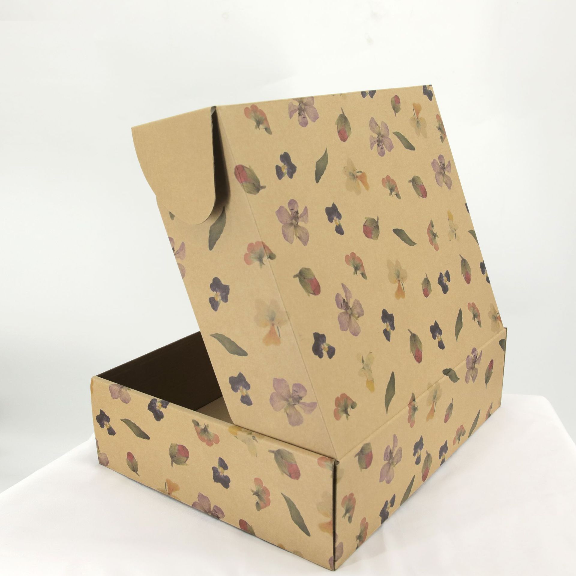 原色碎花飞机盒包装