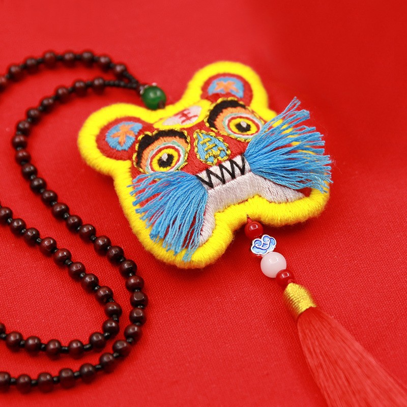 Nuevo Lu Bordado Diy Paquete de material hecho a mano Bordado Bolsita creativa Regalo de punto de cruz Bolsita colgante de estilo antiguo