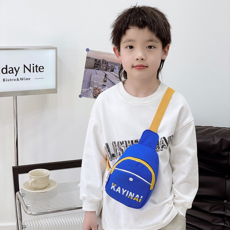 2025 nuevo comercio exterior bolso de pecho para niños letras coreanas de moda cool baby mochila pequeña bolsa de cambio de viaje ligera